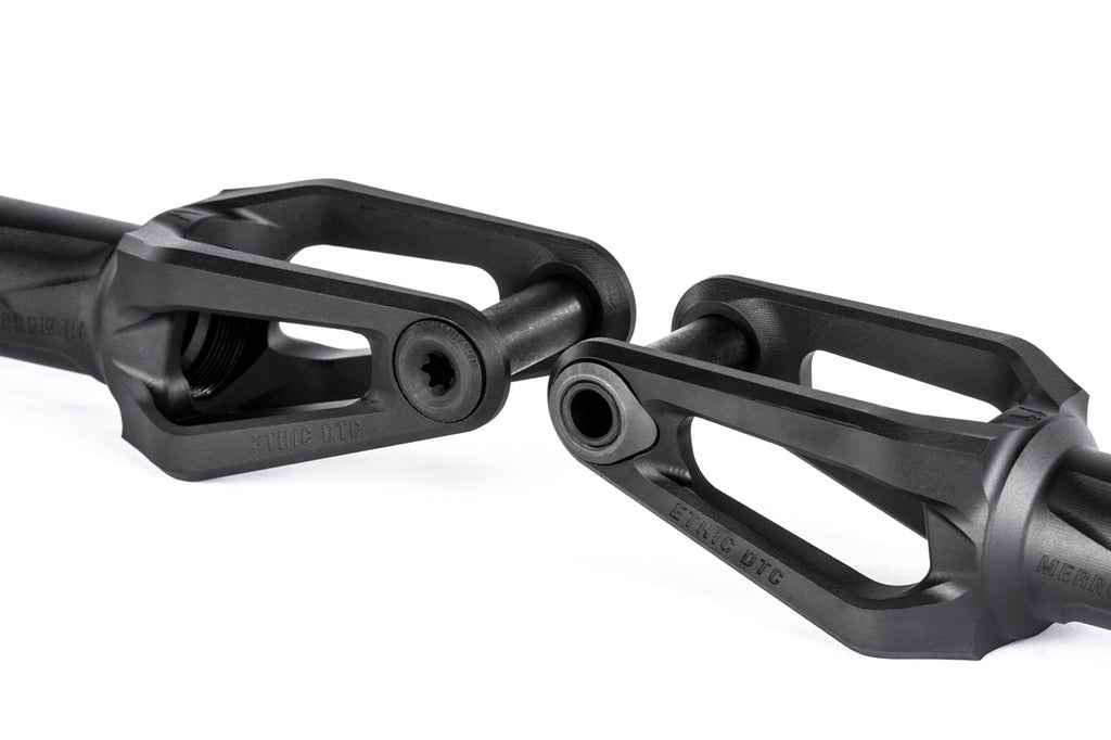 Vidlice Ethic Merrow V3 8/12 STD IHC black