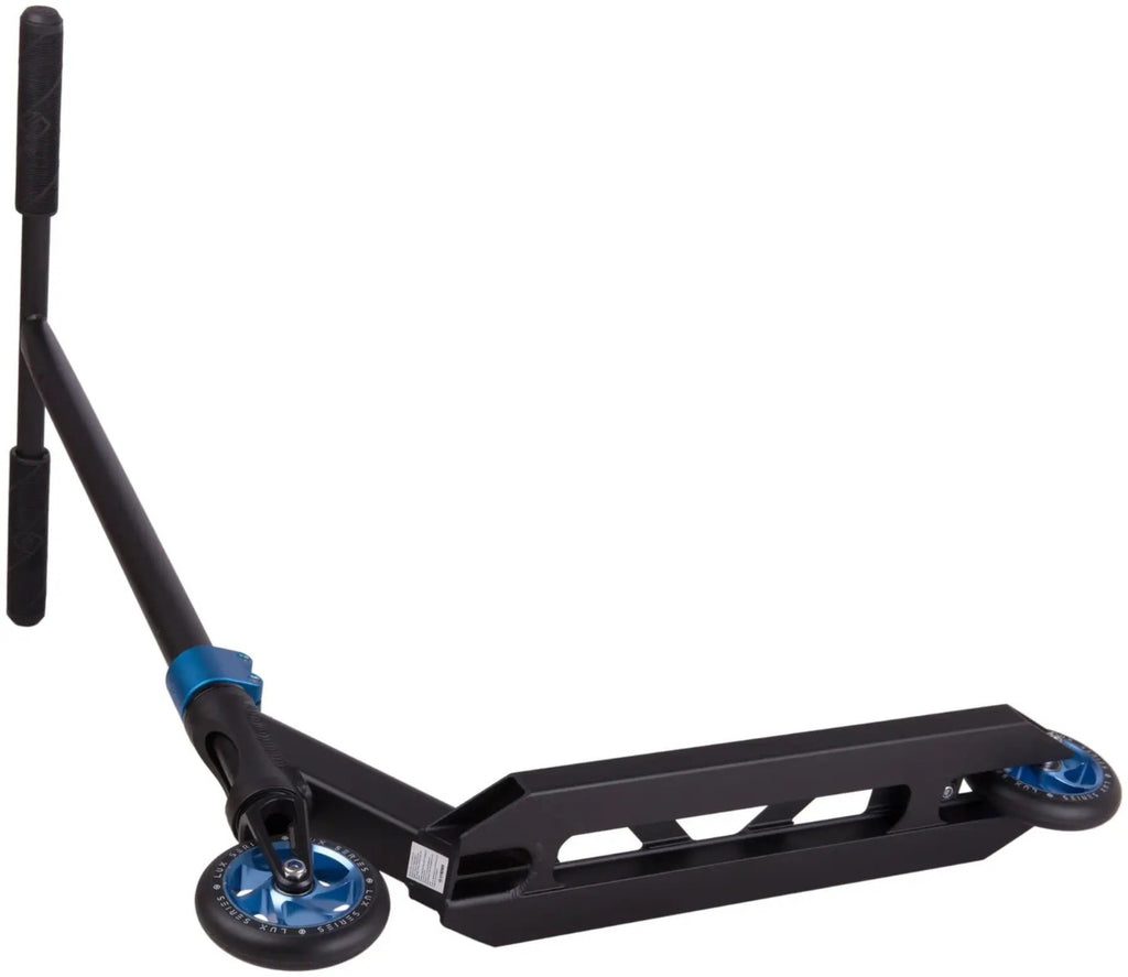 Freestyle koloběžka Striker Essential L Black Blue