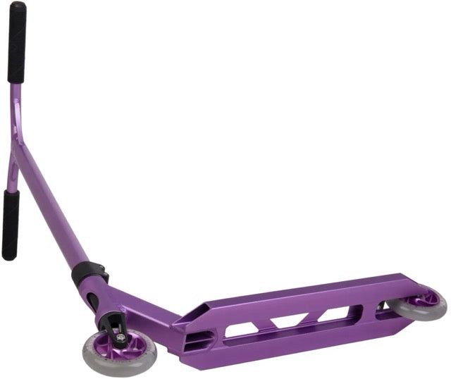 Freestyle koloběžka Striker Lux Purple